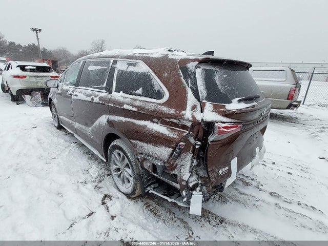 2022 TOYOTA SIENNA 5TDJRKEC2NS108360 Photo 2