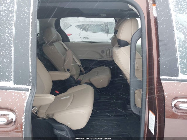 2022 TOYOTA SIENNA 5TDJRKEC2NS108360 Photo 7