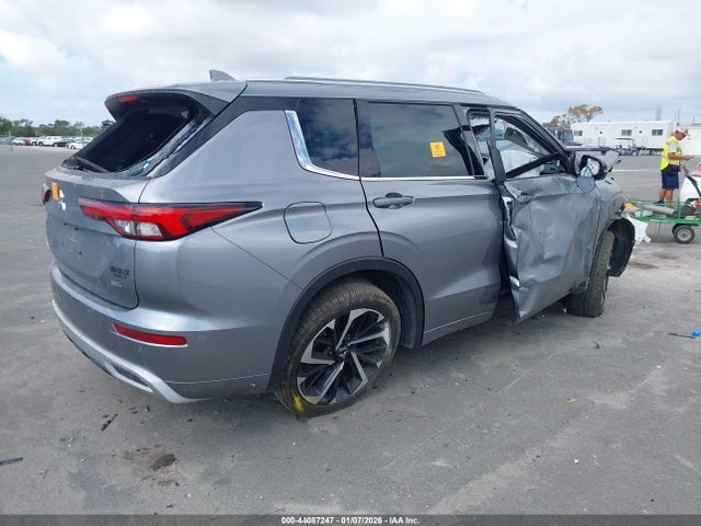 2023 MITSUBISHI OUTLANDER JA4J4VA86PZ049830 Photo 3