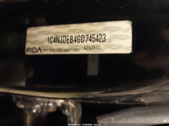 2016 JEEP COMPASS 1C4NJDEB4GD745423 Photo 8