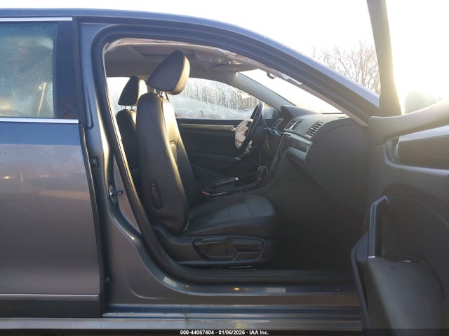Продаж на аукціоні авто 2016 Volkswagen Passat 1.8t Se, vin: 1VWBS7A3XGC038121, номер лоту: 44087404