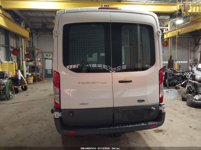 Ford Transit-250 2015 1FTNR2CG9FKB32266 Image 17