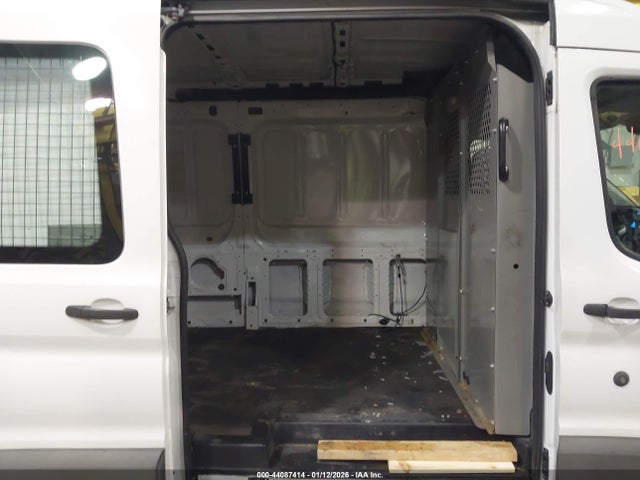 Ford Transit-250 2015 1FTNR2CG9FKB32266 Image 8