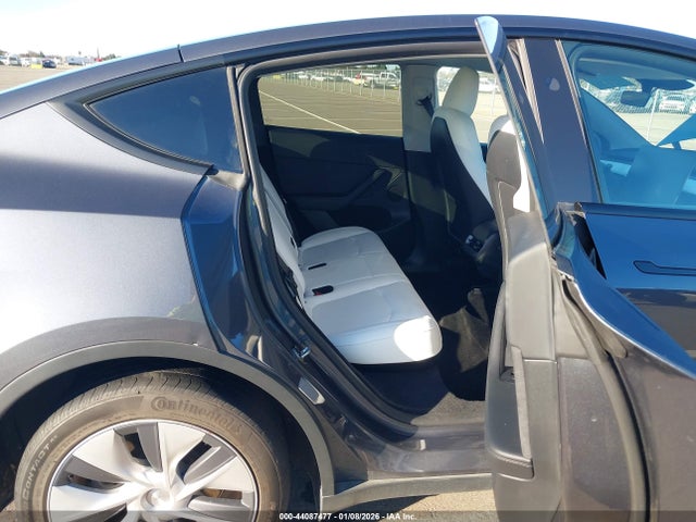 2023 TESLA MODEL Y 7SAYGDEE1PF900804 Photo 7