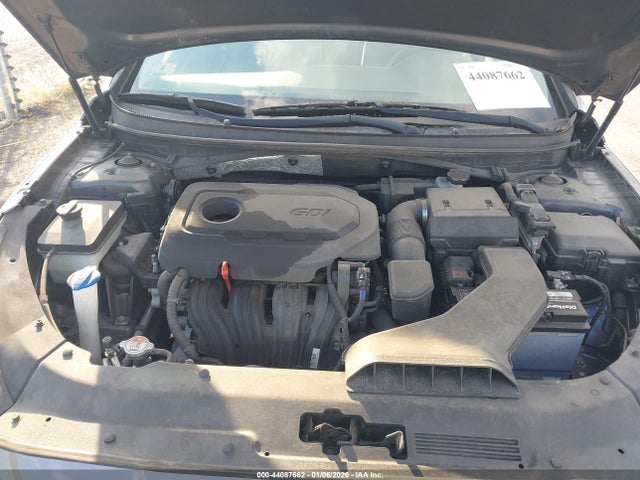 5NPE24AF7JH679215 Hyundai SONATA SE
