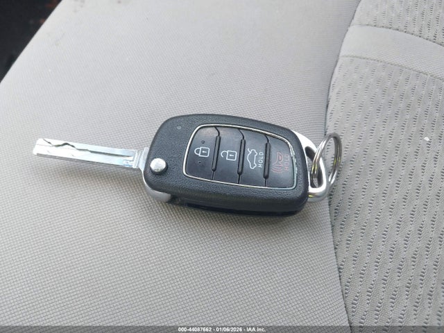 5NPE24AF7JH679215 Hyundai SONATA SE