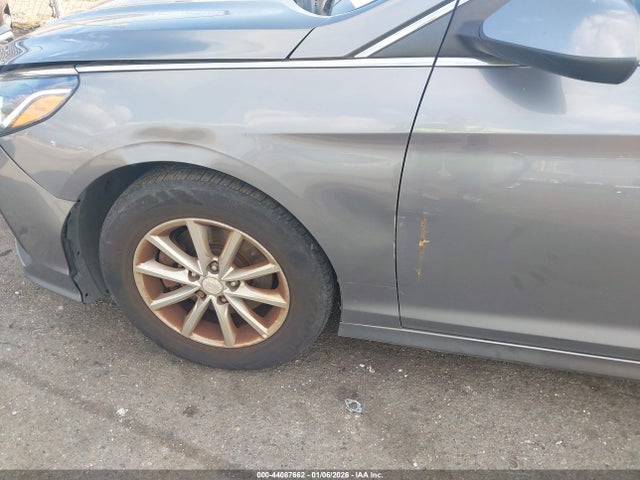5NPE24AF7JH679215 Hyundai SONATA SE