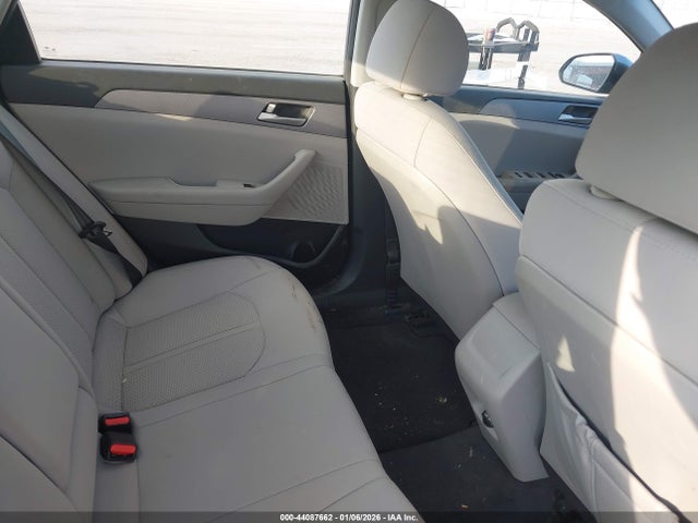 5NPE24AF7JH679215 Hyundai SONATA SE