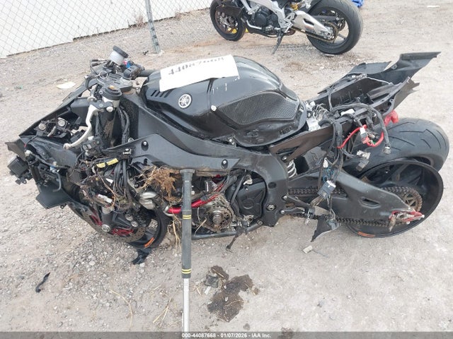 Yamaha Yzfr1 C 2015 JYARN39Y6FA000747 Image 12