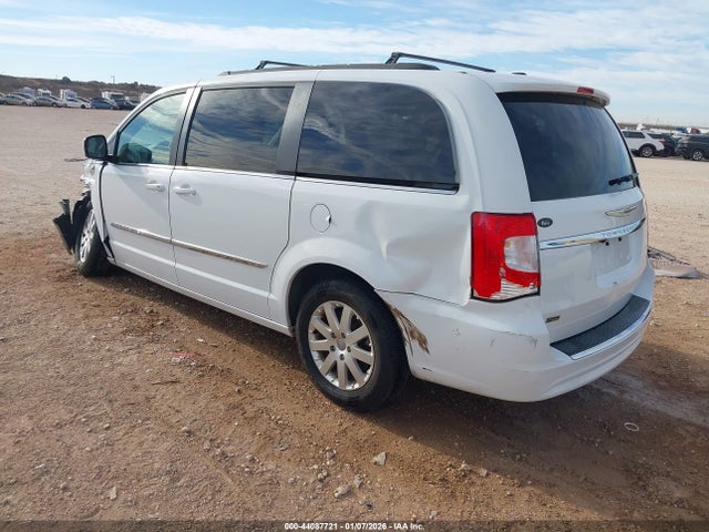 2015 CHRYSLER TOWN & COUNTRY 2C4RC1BG2FR716007 Photo 2