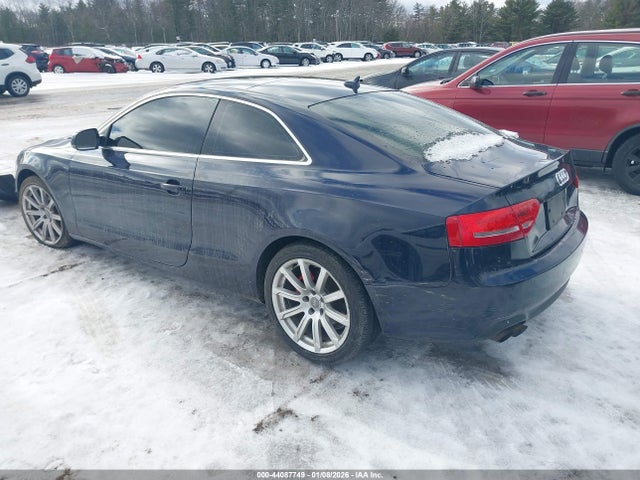2011 AUDI A5 WAULFAFR2BA032434 Photo 2