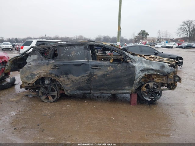 2015 Toyota Rav4 Xle მანქანა იყიდება აუქციონზე, vin: 2T3WFREV0FW173569, აუქციონის ნომერი: 44087790