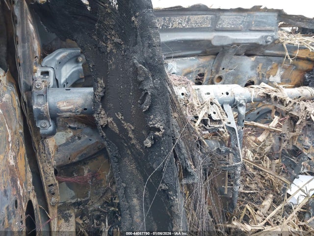 2015 Toyota Rav4 Xle მანქანა იყიდება აუქციონზე, vin: 2T3WFREV0FW173569, აუქციონის ნომერი: 44087790