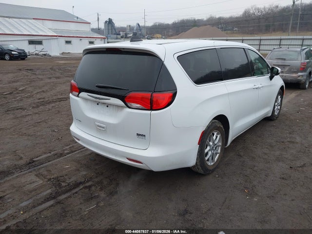 2022 CHRYSLER VOYAGER 2C4RC1CG0NR105065 Photo 3