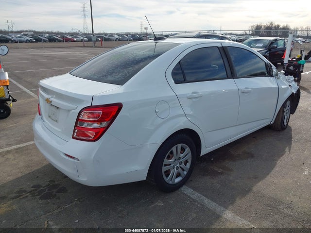 1G1JB5SH1H4163722 Chevrolet Sonic Ls Auto