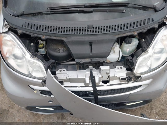 44087879 :رقم المزاد ، WMEEJ3BA4FK816332 vin ، 2015 Smart Fortwo Passion مزاد بيع