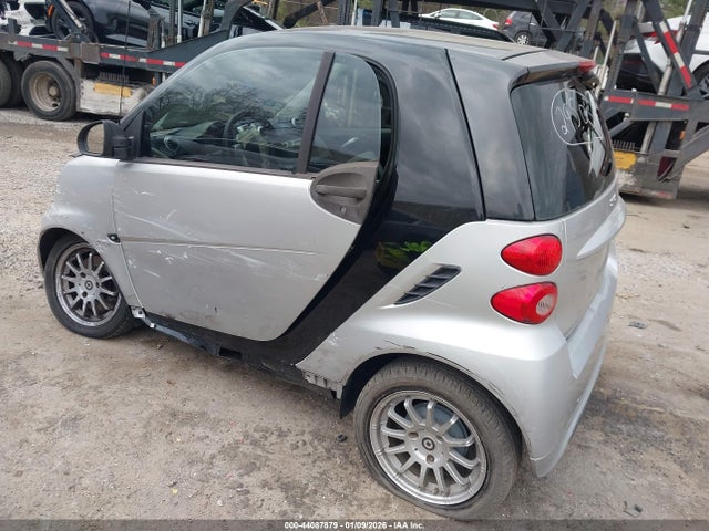 44087879 :رقم المزاد ، WMEEJ3BA4FK816332 vin ، 2015 Smart Fortwo Passion مزاد بيع