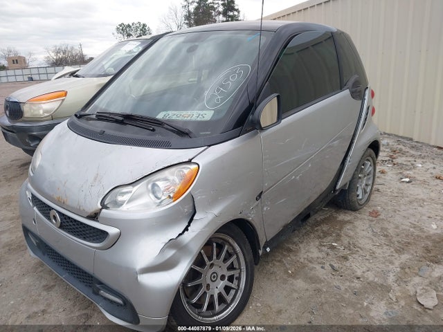 44087879 :رقم المزاد ، WMEEJ3BA4FK816332 vin ، 2015 Smart Fortwo Passion مزاد بيع