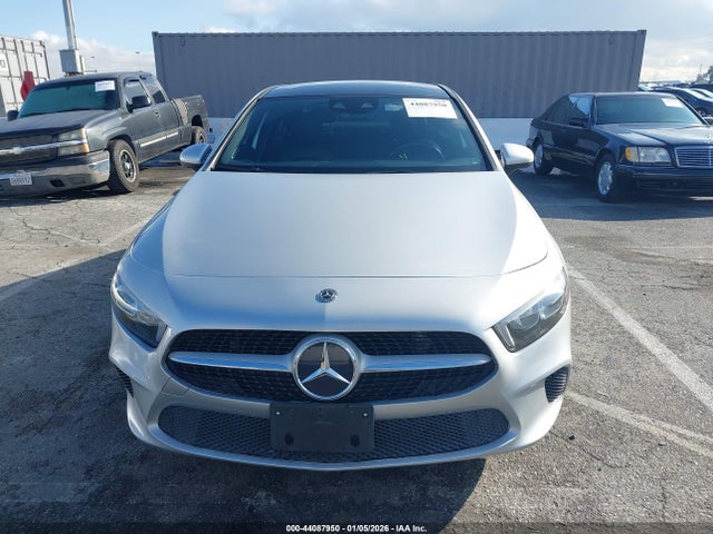 W1K3G4EB1LJ206488 Mercedes-Benz A 220