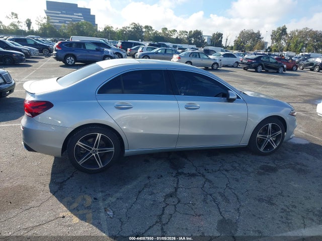 W1K3G4EB1LJ206488 Mercedes-Benz A 220