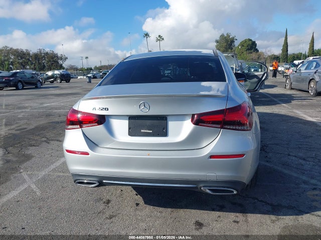 W1K3G4EB1LJ206488 Mercedes-Benz A 220