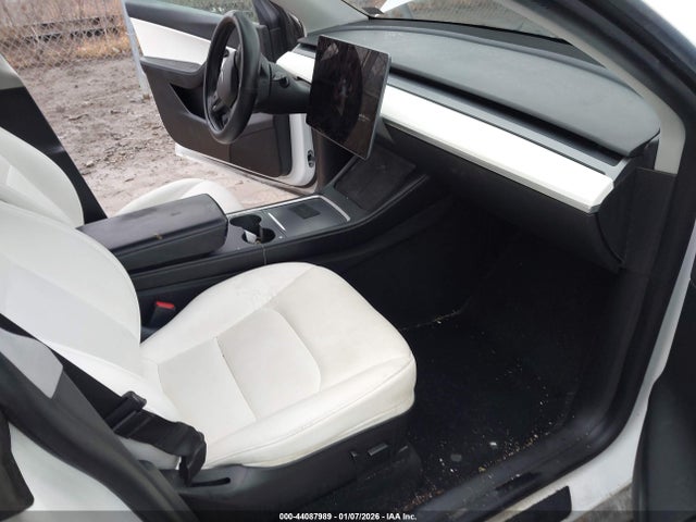 2022 TESLA MODEL Y 7SAYGDEE6NF436924 Photo 4