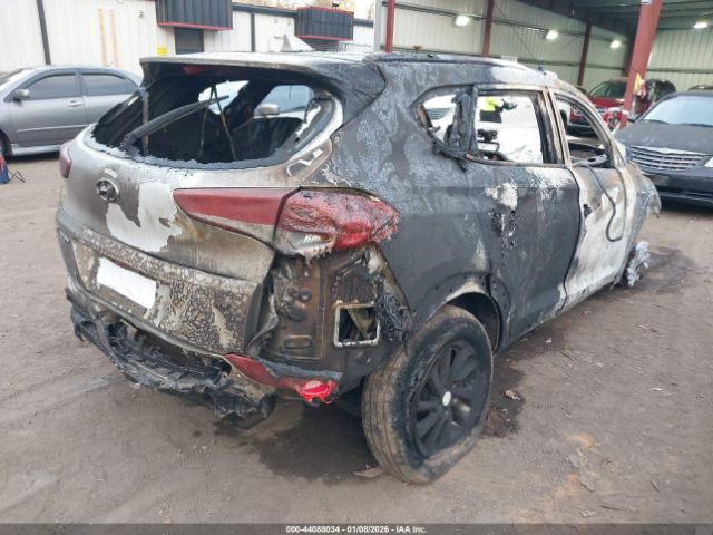 2018 HYUNDAI TUCSON KM8J3CA40JU759381 Photo 3