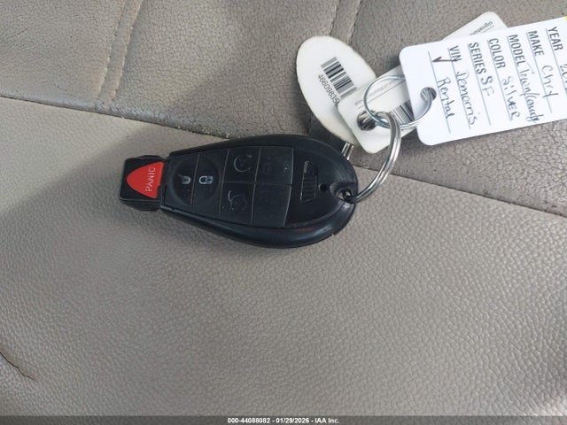 44088082 :رقم المزاد ، 2C4RC1BG2DR620679 vin ، 2013 Chrysler Town & Country Touring مزاد بيع
