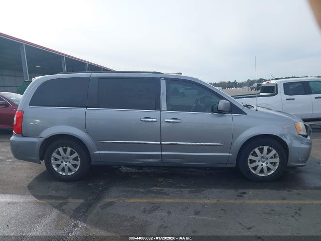 44088082 :رقم المزاد ، 2C4RC1BG2DR620679 vin ، 2013 Chrysler Town & Country Touring مزاد بيع