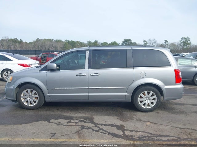 44088082 :رقم المزاد ، 2C4RC1BG2DR620679 vin ، 2013 Chrysler Town & Country Touring مزاد بيع