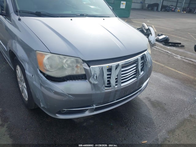 44088082 :رقم المزاد ، 2C4RC1BG2DR620679 vin ، 2013 Chrysler Town & Country Touring مزاد بيع