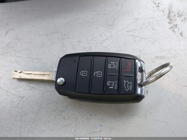 KNDMB5C14M6673051 KIA SEDONA LX