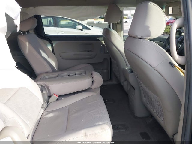 KNDMB5C14M6673051 KIA SEDONA LX
