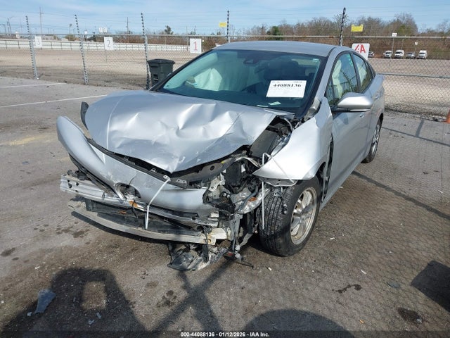 44088136 :رقم المزاد ، JTDKBRFUXH3574973 vin ، 2017 Toyota Prius Two مزاد بيع