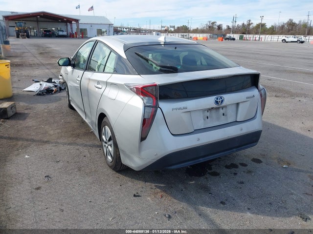 44088136 :رقم المزاد ، JTDKBRFUXH3574973 vin ، 2017 Toyota Prius Two مزاد بيع