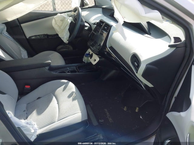 44088136 :رقم المزاد ، JTDKBRFUXH3574973 vin ، 2017 Toyota Prius Two مزاد بيع