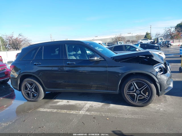 W1N0G8DB9NV390363 Mercedes-Benz Glc 300 Suv