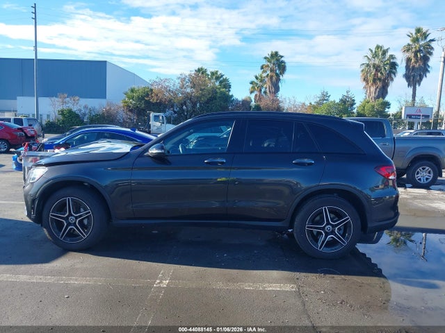 W1N0G8DB9NV390363 Mercedes-Benz Glc 300 Suv