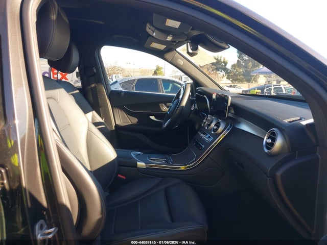 W1N0G8DB9NV390363 Mercedes-Benz Glc 300 Suv