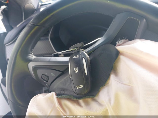 44088175 :رقم المزاد ، 5YJXCAE21JF102397 vin ، 2018 Tesla Model X مزاد بيع
