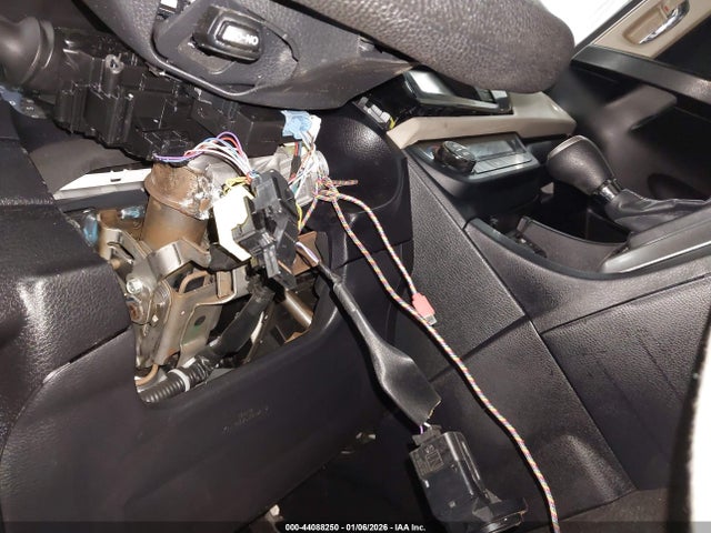 2T1BURHE5GC527713 Toyota COROLLA LE
