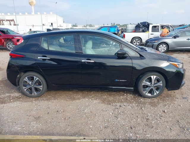1N4AZ1CPXJC317203 Nissan Leaf Sl