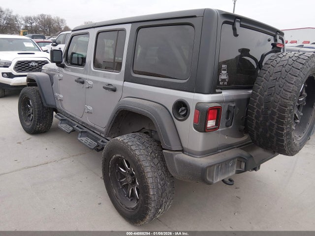 2020 JEEP WRANGLER UNLIMITED 1C4HJXDG4LW144460 Photo 2