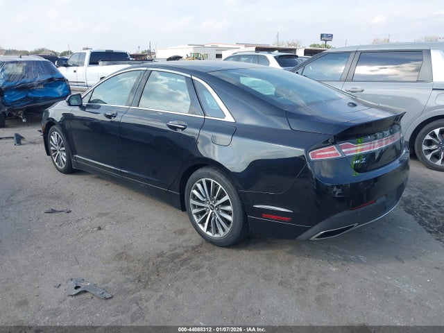 2020 LINCOLN MKZ 3LN6L5A97LR603765 Photo 2