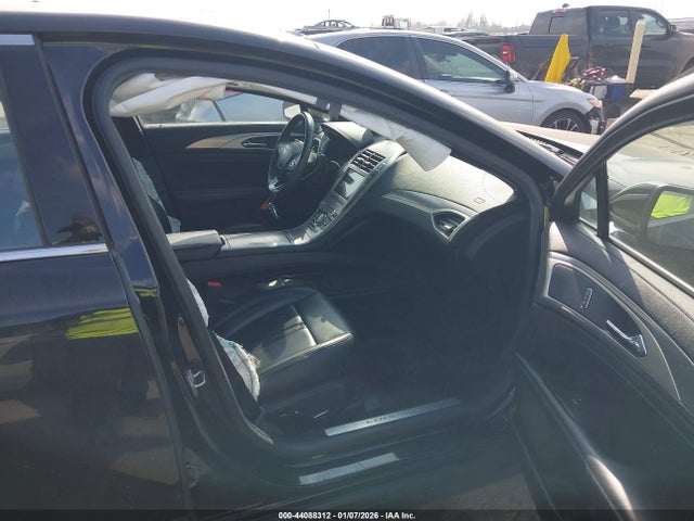 2020 LINCOLN MKZ 3LN6L5A97LR603765 Photo 4