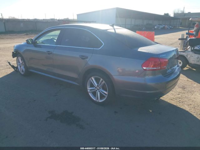 2014 VOLKSWAGEN PASSAT 1VWBT7A35EC120722 Photo 2
