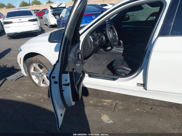 WBA8E9C53GK645608 BMW 328I