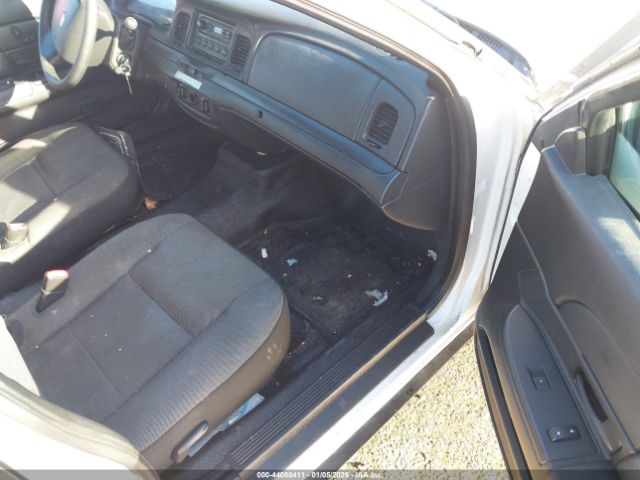 2011 FORD CROWN VICTORIA 2FABP7BV6BX120563 Photo 4