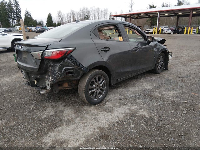 3MYDLBYV8KY519344 Toyota YARIS LE