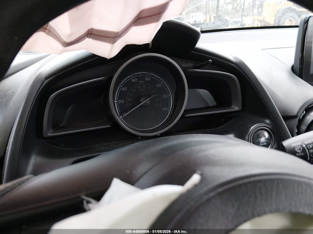 3MYDLBYV8KY519344 Toyota YARIS LE